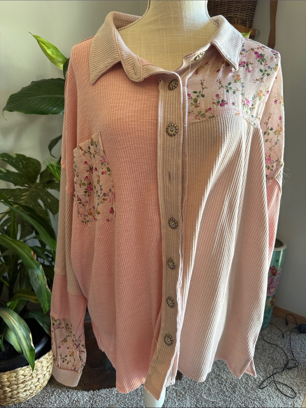 POL Two-Tone Pink Floral Patchwork Button-Up Top